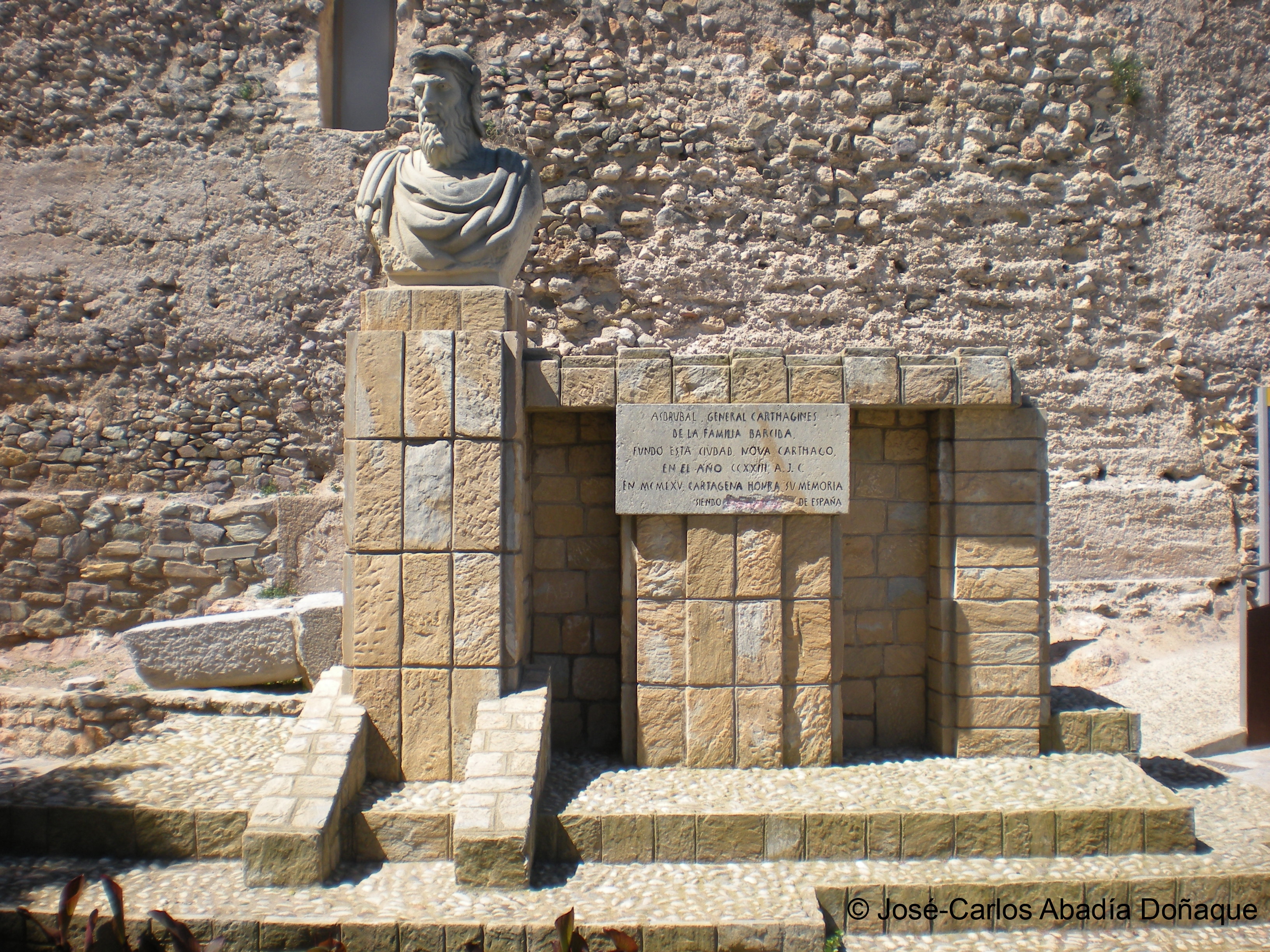 Monumento a Asdrúbal en Cartagena 300